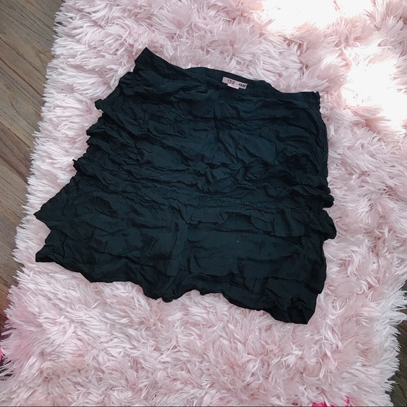 H&M Dresses & Skirts - Black ruffle skirt